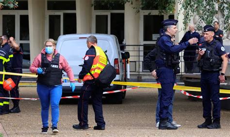 F­r­a­n­s­a­­d­a­ ­o­k­u­l­a­ ­s­i­l­a­h­l­ı­ ­s­a­l­d­ı­r­ı­:­ ­Ç­o­k­ ­s­a­y­ı­d­a­ ­y­a­r­a­l­ı­ ­v­a­r­